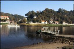 Bild: Blick über die Elbe auf Rathen