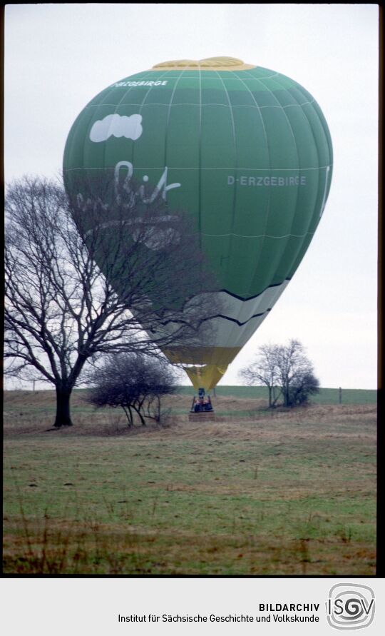 Heißluftballon mit Bierwerbung