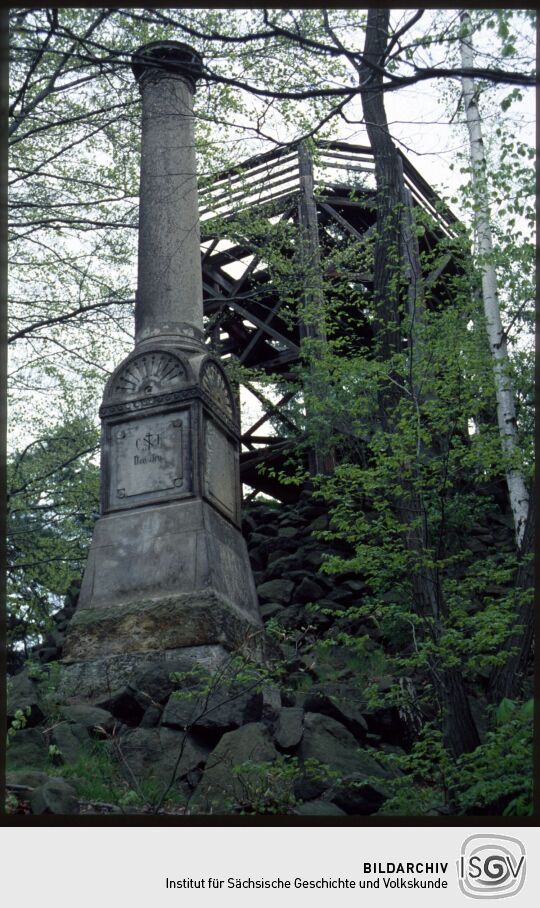 Triangulationssäule und Aussichtsturm auf dem Borsberg