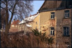 Bild: Gebäude im verschneiten Kleinröhrsdorf