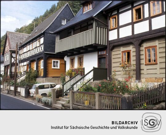 Umgebindehäuser am Elbufer in Postelwitz