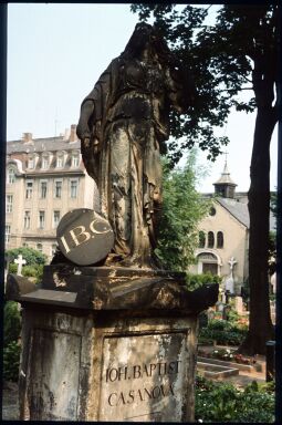 Bild: Grab des Malers Giovanni Battista Casanova