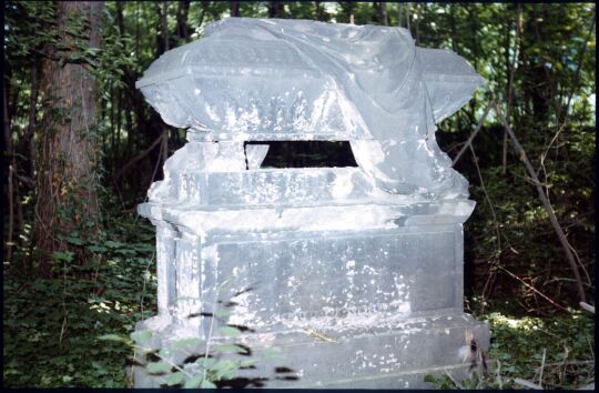 Grabmal auf dem Eliasfriedhof in Dresden