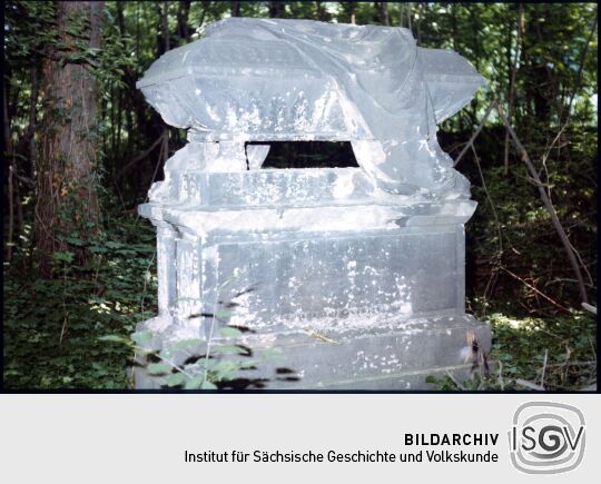 Grabmal auf dem Eliasfriedhof in Dresden