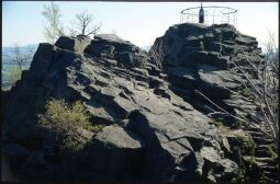 Bild: Blick zur Triangulationssäule auf dem Oberoderwitzer  Spitzberg