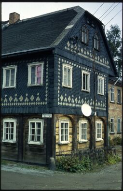 Bild: Verschiefertes Umgebindehaus an der Mühlengasse Wehrsdorf
