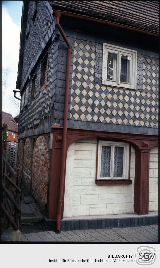 Umgebindehaus in Jonsdorf mit vermauertem Umgebinde