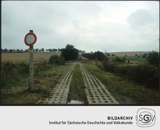 Betonplattenwag an der ehemaligen Grenze bei Posseck