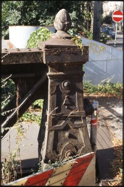 Pfeilder der Brücke über die Weißeritz an der Bienertstraße Dresden