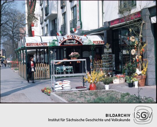 Blumengeschäft in der Mildred-Scheel-Straße 2, Dresden