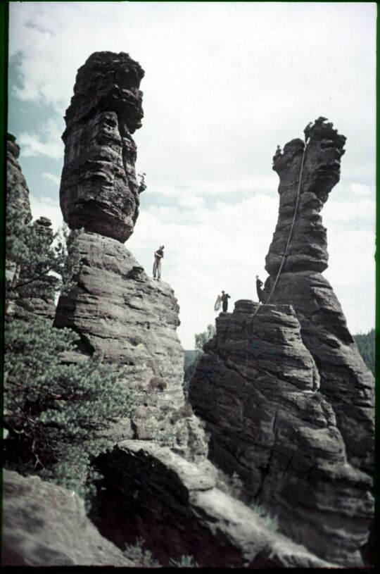 Kletterer an den 'Herkulessäulen' in der Sächsischen Schweiz