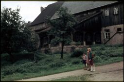 Bild: Drei Mädchen mit Schulranzen in Spitzkunnersdorf