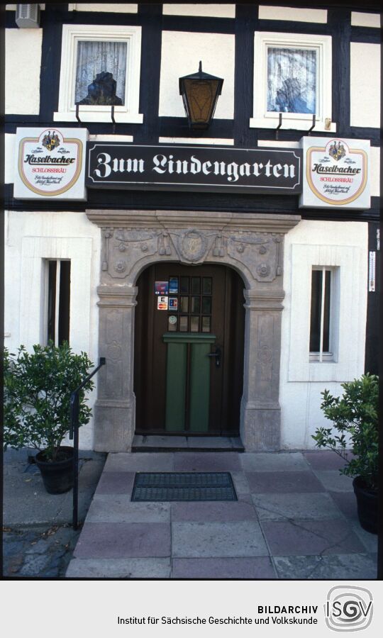 Eingangstür zur Gaststätte 'Zum Lindengarten' Jonsdorf