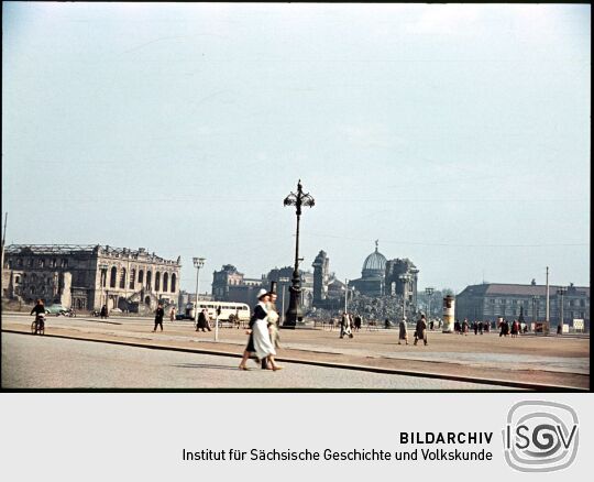 Blick vom Dresdner Altmarkt zum Neumarkt