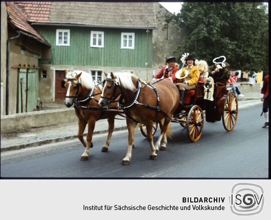 Pferdekutsche beim  Festumzugs 650 Jahre Seifersdorf