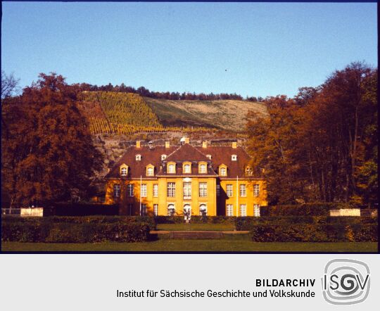 Blick auf Schloss Wackerbarth in Radebeul