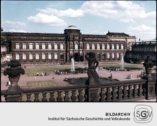 Blick von der Galerie des Zwingers zur Galerie Alte Meister