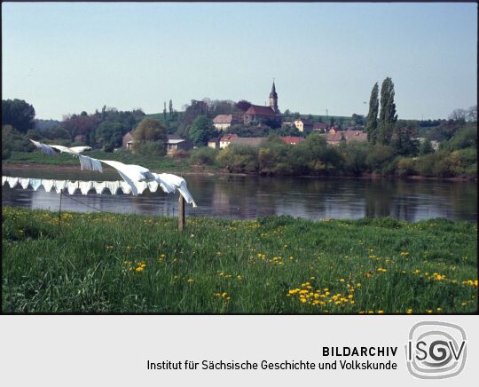 Blick von Kleinzadel über die Elbe nach Zehren