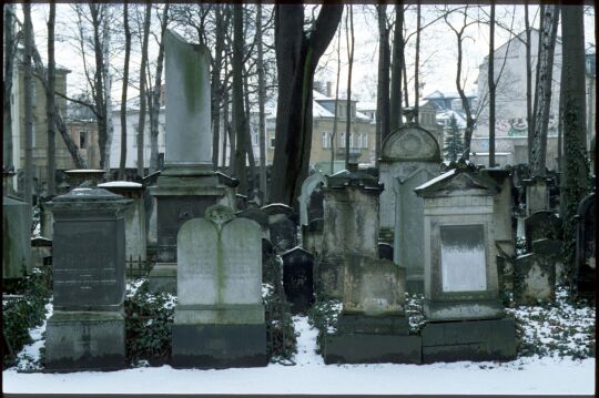Der verschneite jüdische Friedhof in der Dresdner Neustadt