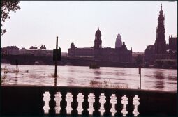 Bild: Elbhochwasser vor der Dresdner Altstadt in den 1980ern