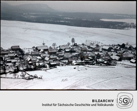 Blick über Rosental Bielatal zum Hohen Schneeberg (Decínský Snezník)