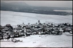 Bild: Blick über Rosental Bielatal zum Hohen Schneeberg (Decínský Snezník)