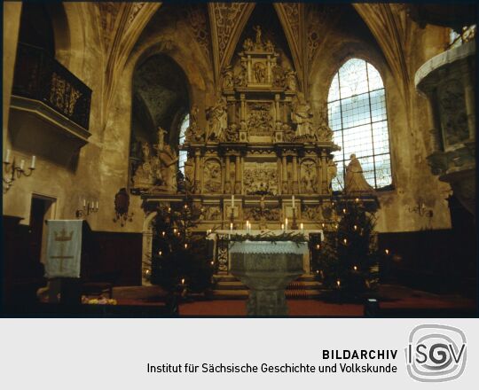 Renaissancealtar der Kirche Lauenstein mit Weihnachtsschmuck