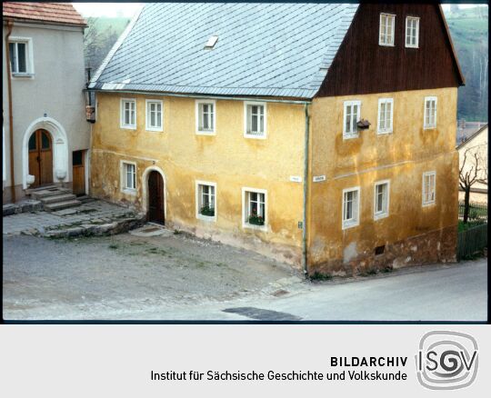 Gebäude Ecke Marktplatz/ Schlossstraße in Lauenstein, Erzgebirge