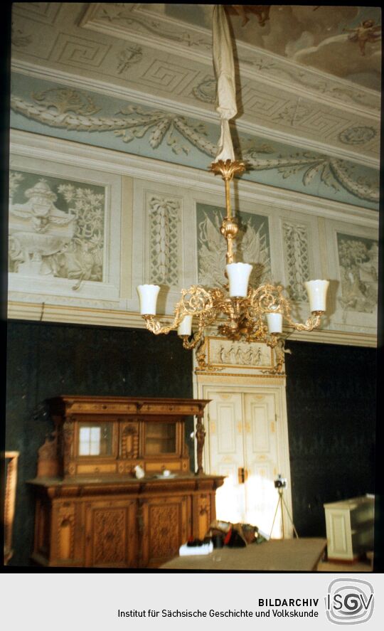 Leuchter im Saal von Schloss Wachau