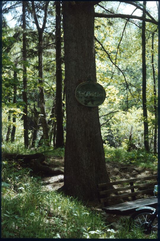 'Karl Schmidt Bank' im Bahratal