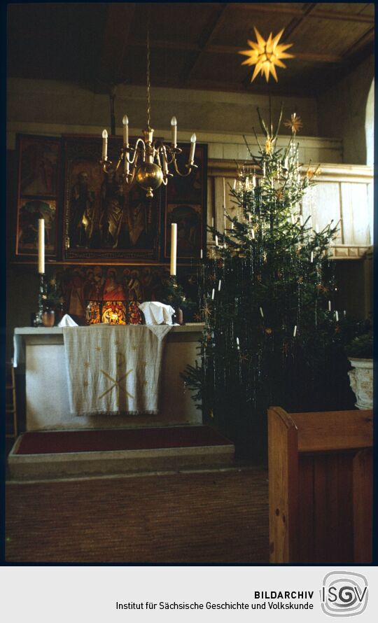 Spätgotischen Schnitzaltar in der Dorfkirche Wallroda