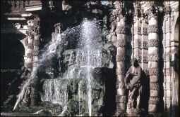 Bild: Wasserspiele des Nymphenbads im Dresdner Zwinger
