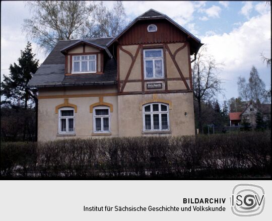 Gebäude mit der katholischen Kapelle St. Bernhard in Jonsdorf