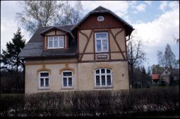 Bild: Gebäude mit der katholischen Kapelle St. Bernhard in Jonsdorf