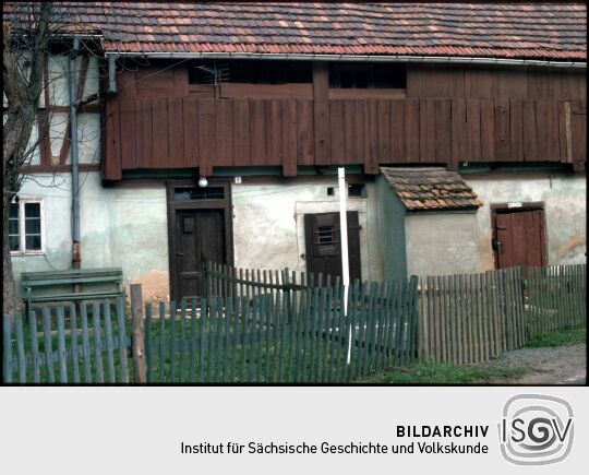 Gebäude mit einem Laubengang An der Skala Georgewitz