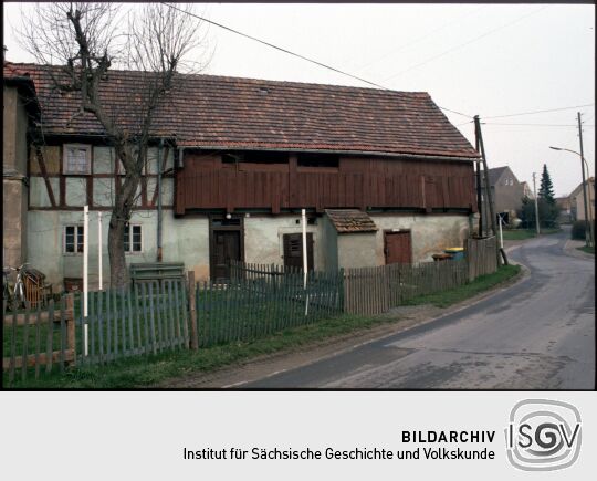 Gebäude mit einem Laubengang An der Skala Georgewitz