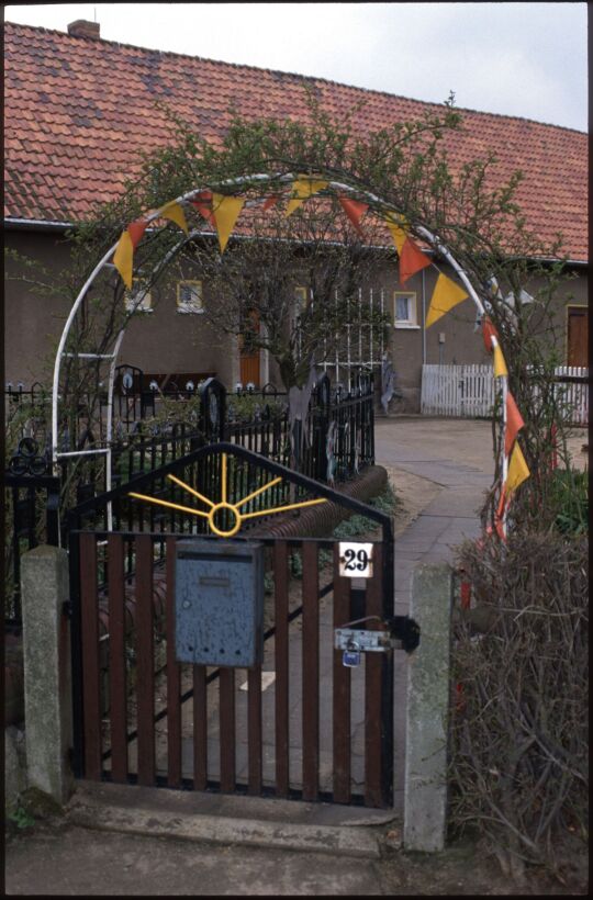 Eingang zu einem Garten in Rosenhain