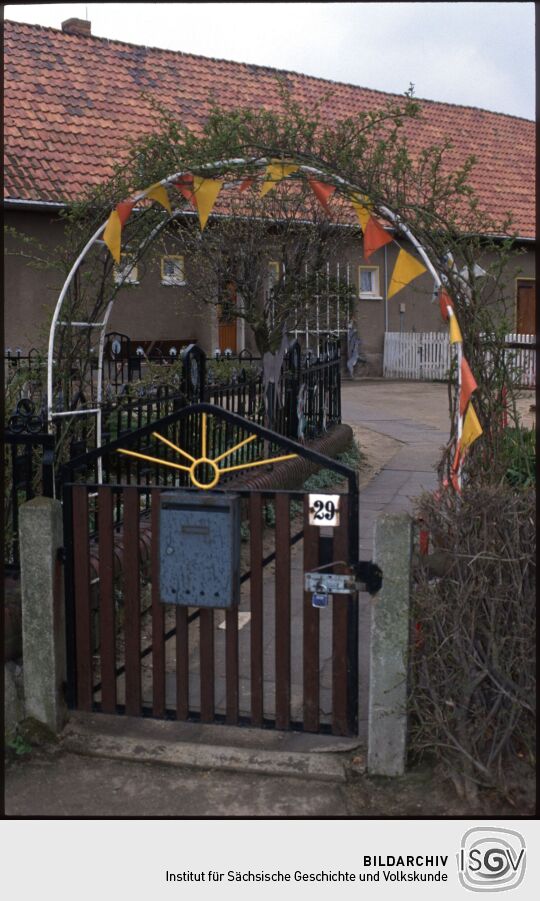 Eingang zu einem Garten in Rosenhain
