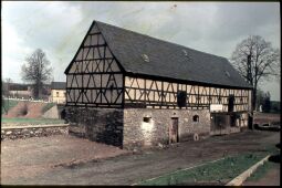 Fachwerkscheune im Bereich des früheren Guts in Weischlitz im Vogtland