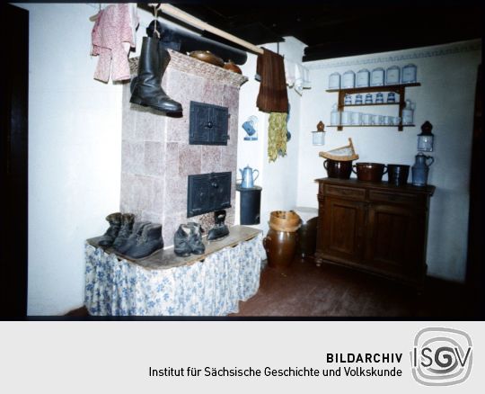 Wohnstube mit Kachelofen im Freilichtmuseum Seiffen