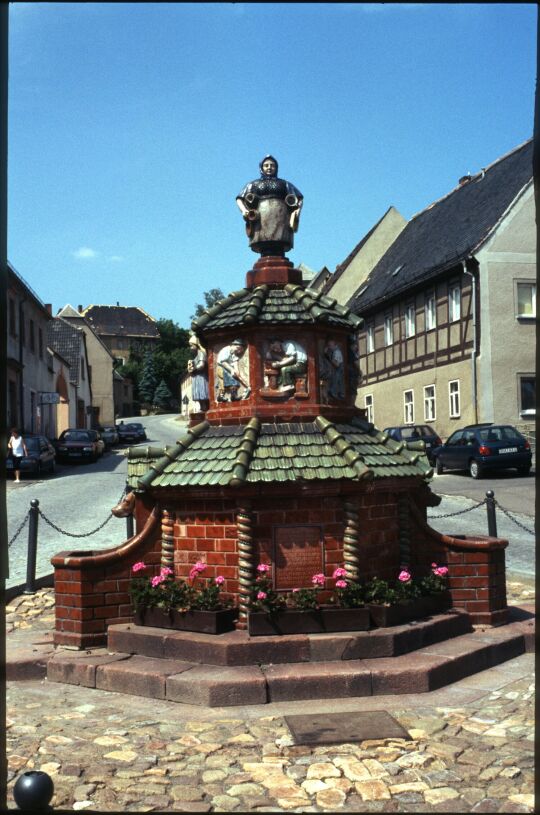 Töpferbrunnen in Kohren-Sahlis