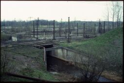Bild: Eisenbahnbrücke über ein Gewässer in Espenhain