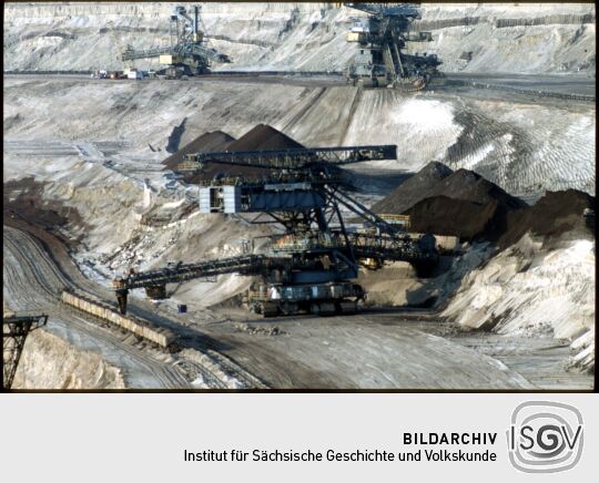 Bagger im Tagebau Espenhain