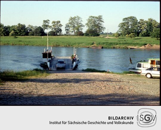 Autofähre über die Elbe bei Zehren
