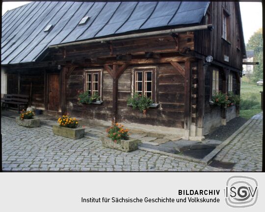 Gebäude in Raun