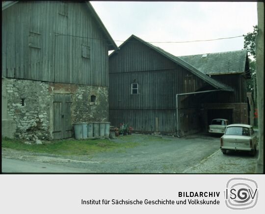 Bauernhof mit zwei Trabanten in Sachsgrün