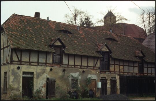 Wirtschaftsgebäude unterhalb der Burg Schönfels