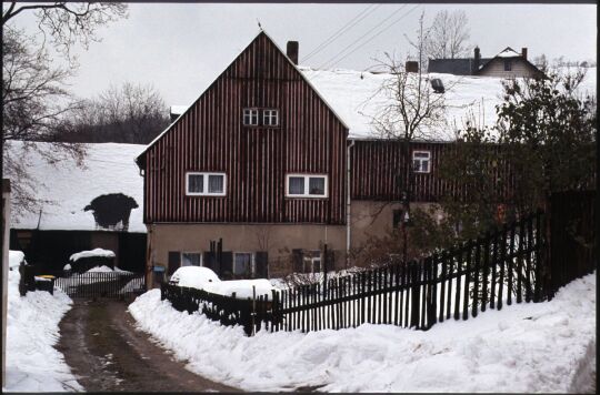 Verschneiter Bauernhof in Bockau