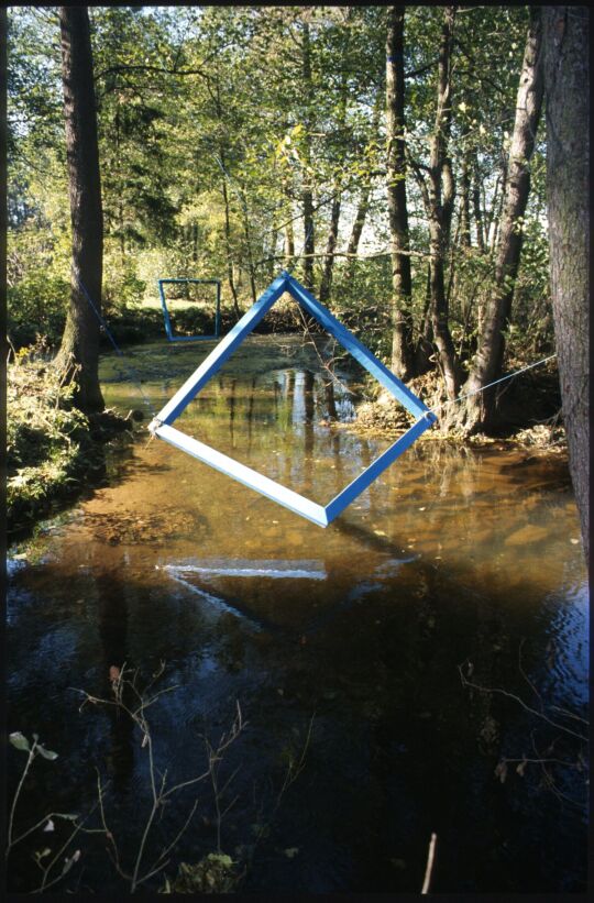 Kunstinstallation am  früheren Grenzbach bei Pabstleithen