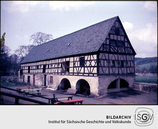 Fachwerkscheune im Bereich des Alten Guts in Weischlitz